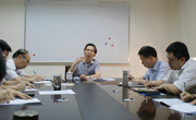 何真书记到省科技工作者服务中心调研