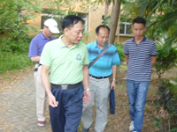 江门市病媒生物防制协会专家深入江海社区农村指导灭蚊行动