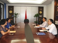 何真会见汕头市委常委马逸丽一行