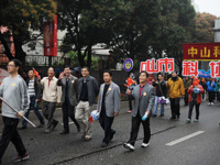 中山市科协组织参加2015年“慈善万人行”巡游活动