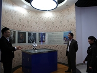 阳江市科协主席郑辉印看望慰问市科技馆干部职工