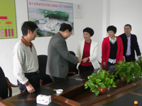 汕尾市陆丰市科协开展2017年春节走访慰问老科普工作者活动