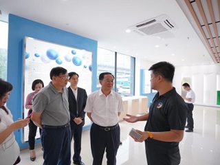 珠海市委副书记赵建国带队走访慰问科技工作者