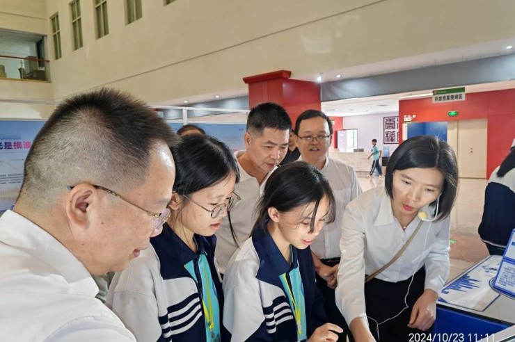 云浮市委领导调研指导“中国流动 科技馆”广东省巡展项目 （云安站）巡展工作