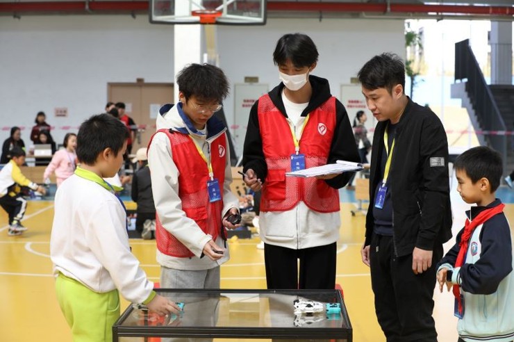 第十三届广东青少年机器人大挑战云浮选拔活动在新兴县举办