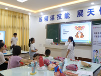 2024年茂名市全国科普日系列活动——“探索生命奥秘，掌握急救技能”亲子科普活动举行