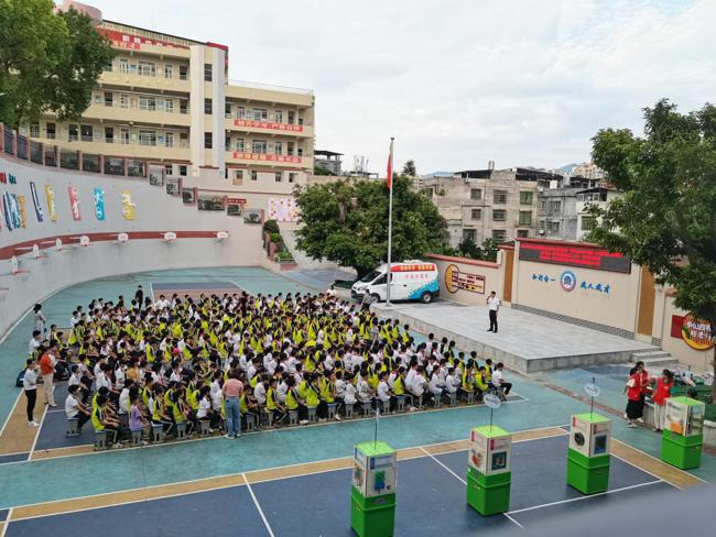 河源市和平县科协开展2024年科普大篷车进校园活动