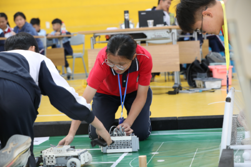 云浮罗定学子在第十三届广东青少年机器人大挑战云浮市选拔活动中取得优异成绩